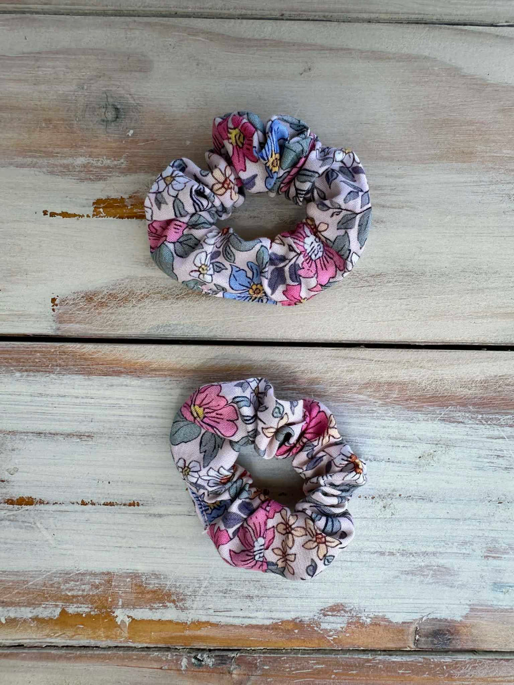 Love Yourself Floral Mini Scrunchies