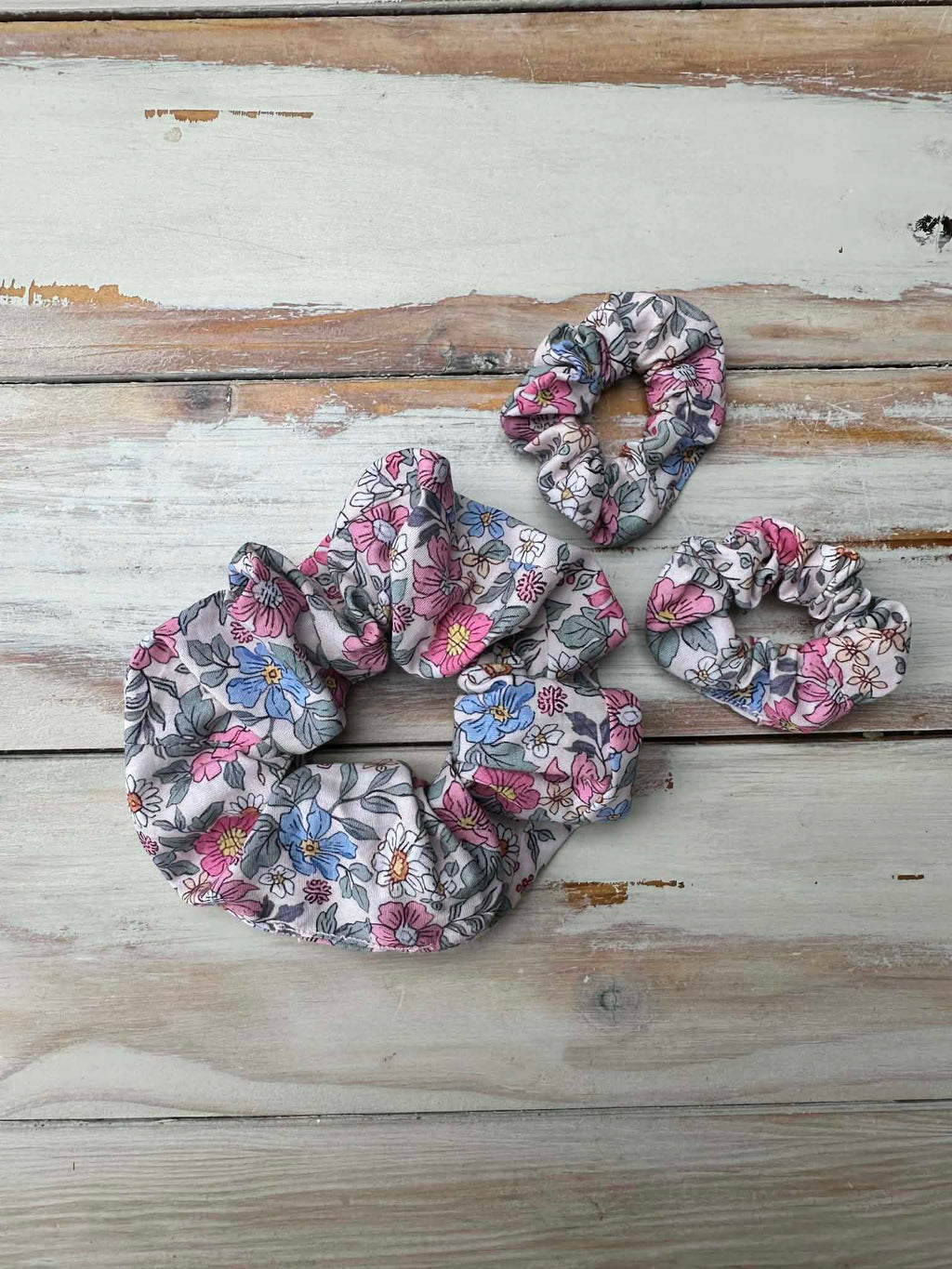 Love Yourself Floral Mini Scrunchies