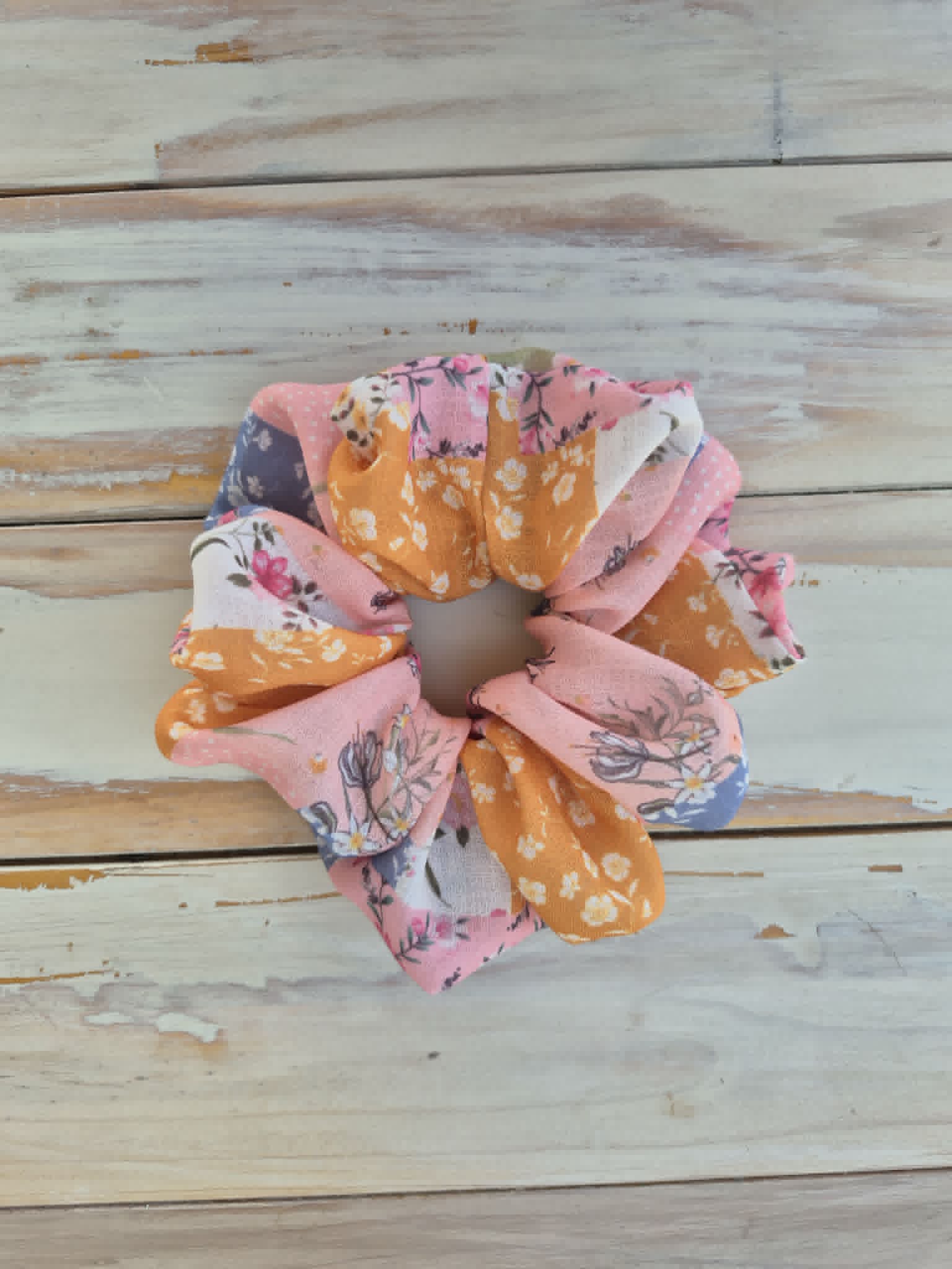 Cottage Picnic Scrunchie